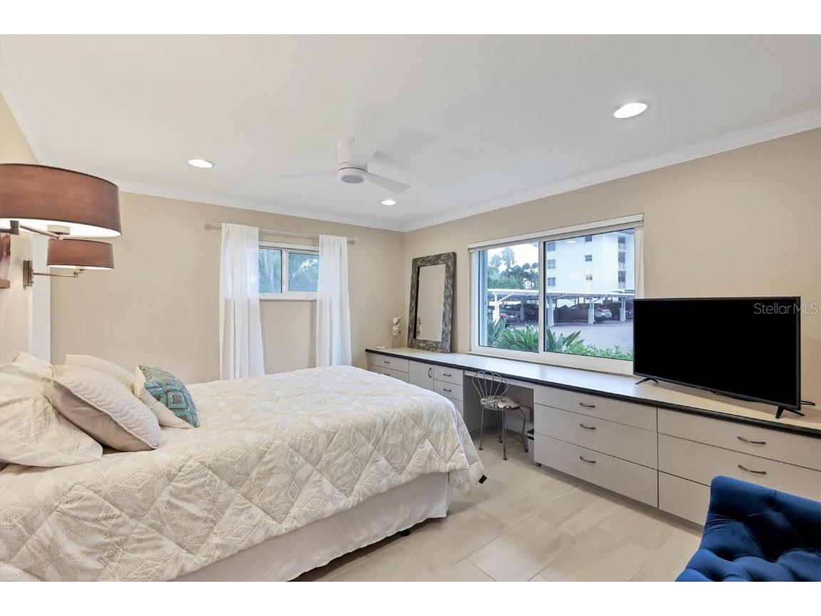 1900 Benjamin Franklin Drive #V-15 Sarasota FL 34236 A4621429 image17