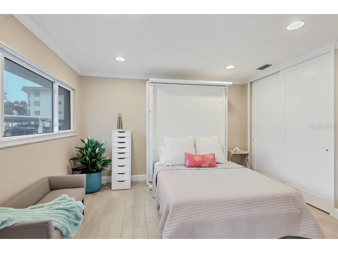 1900 Benjamin Franklin Drive #V-15 Sarasota FL 34236 A4621429 image21