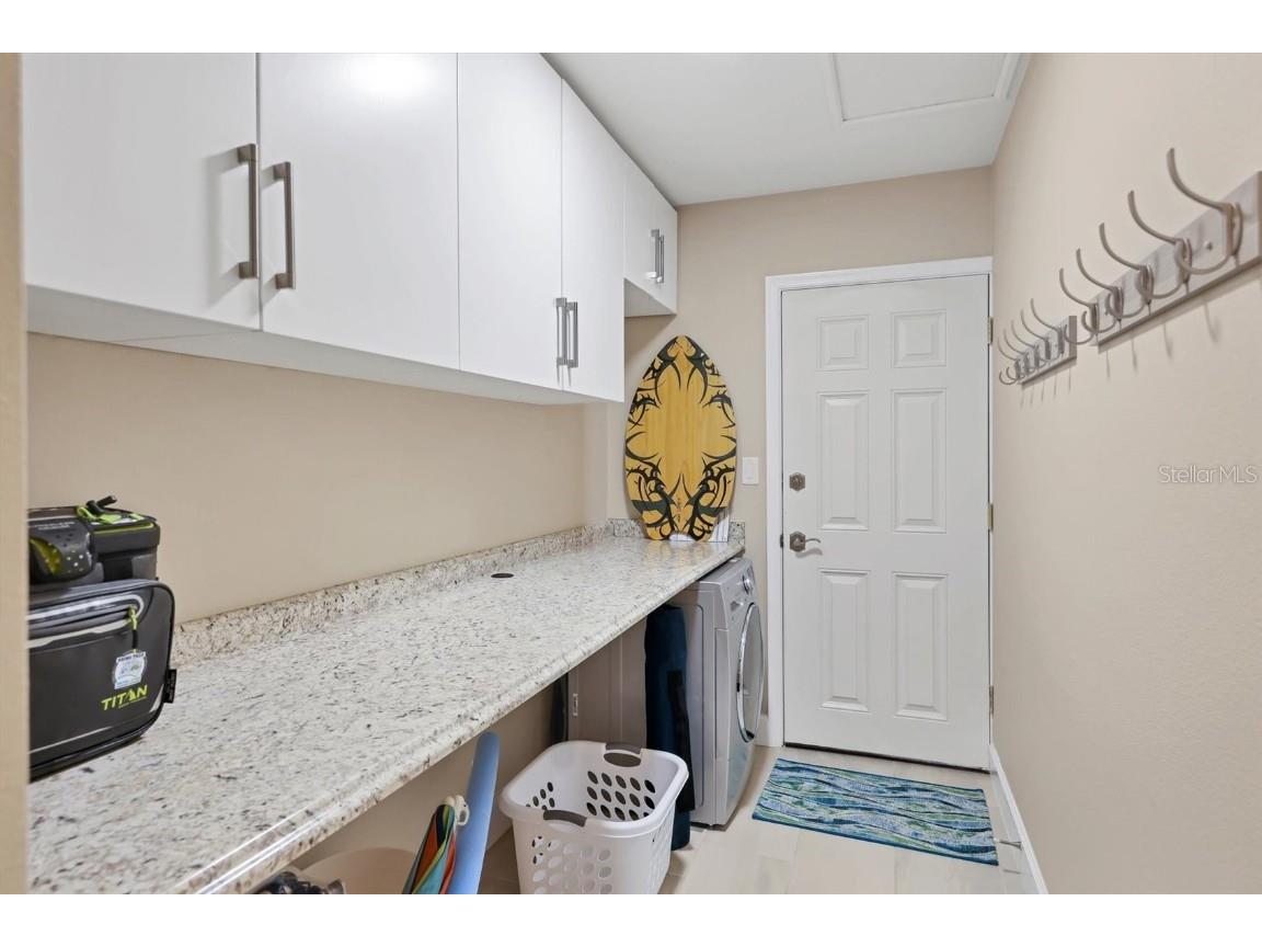 1900 Benjamin Franklin Drive #V-15 Sarasota FL 34236 A4621429 image24