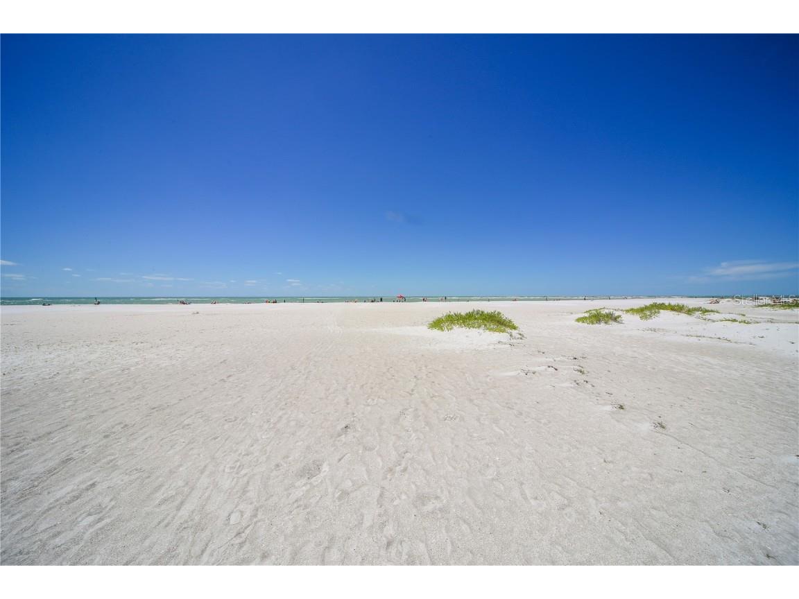 1900 Benjamin Franklin Drive #V-15 Sarasota FL 34236 A4621429 image31