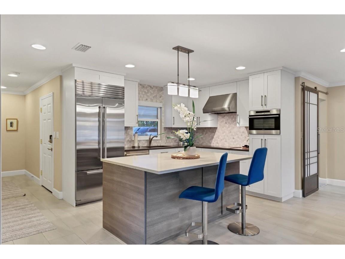 1900 Benjamin Franklin Drive #V-15 Sarasota FL 34236 A4621429 image4