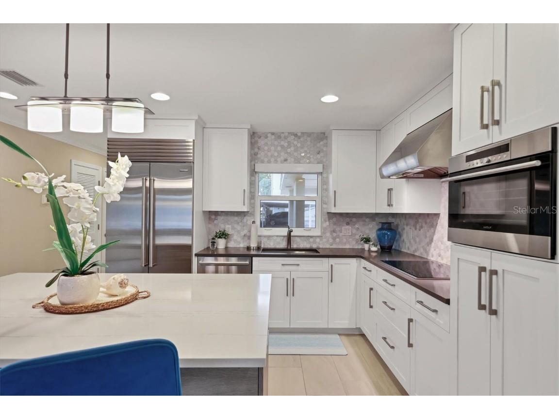 1900 Benjamin Franklin Drive #V-15 Sarasota FL 34236 A4621429 image5