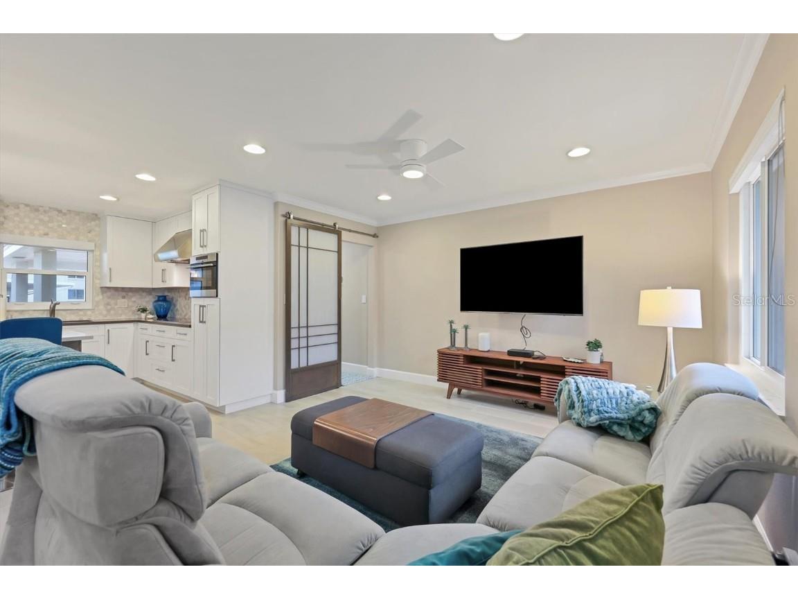 1900 Benjamin Franklin Drive #V-15 Sarasota FL 34236 A4621429 image9