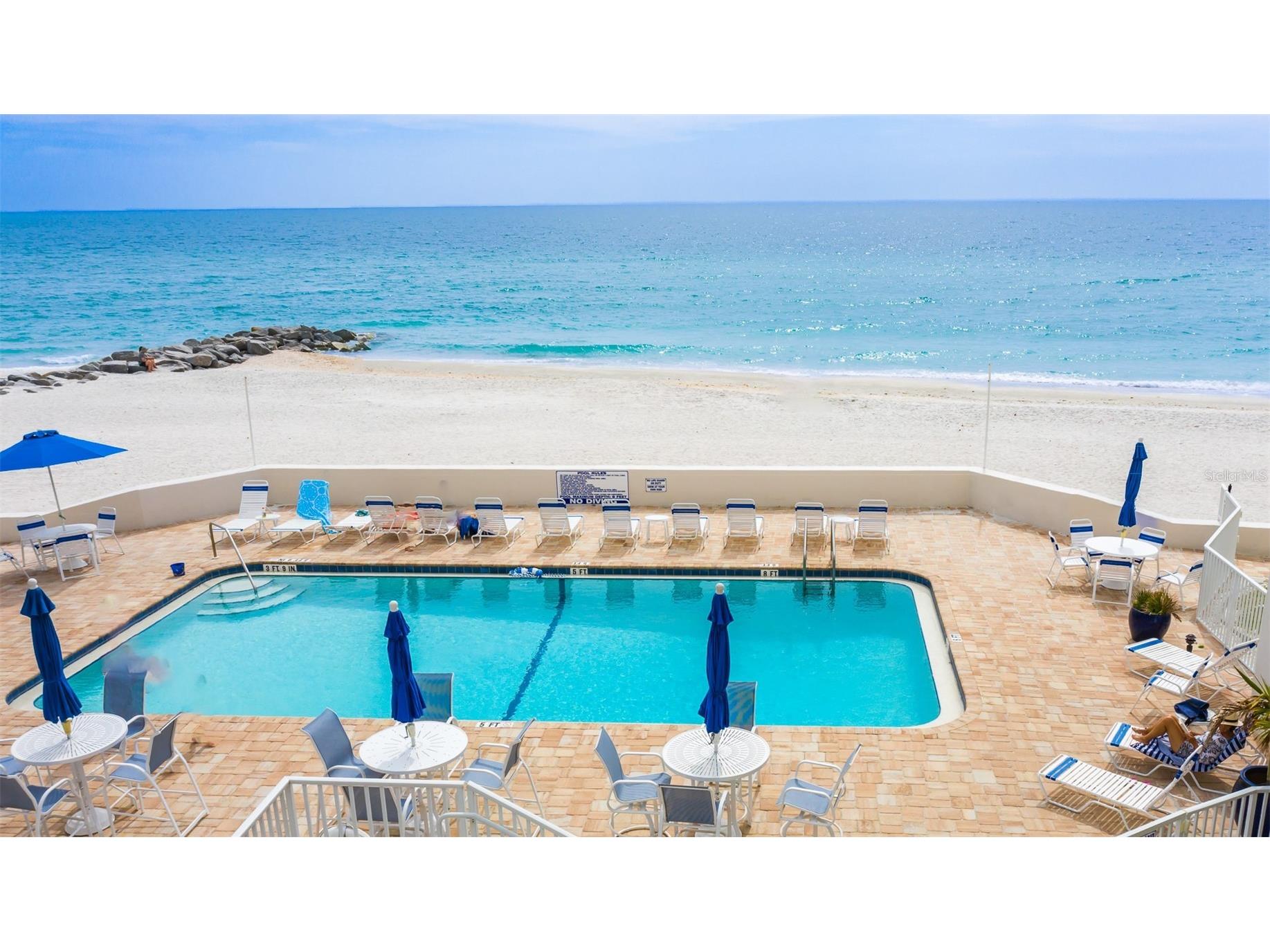 1900 Benjamin Franklin Drive #V11 Sarasota FL 34236 A4692271 image1