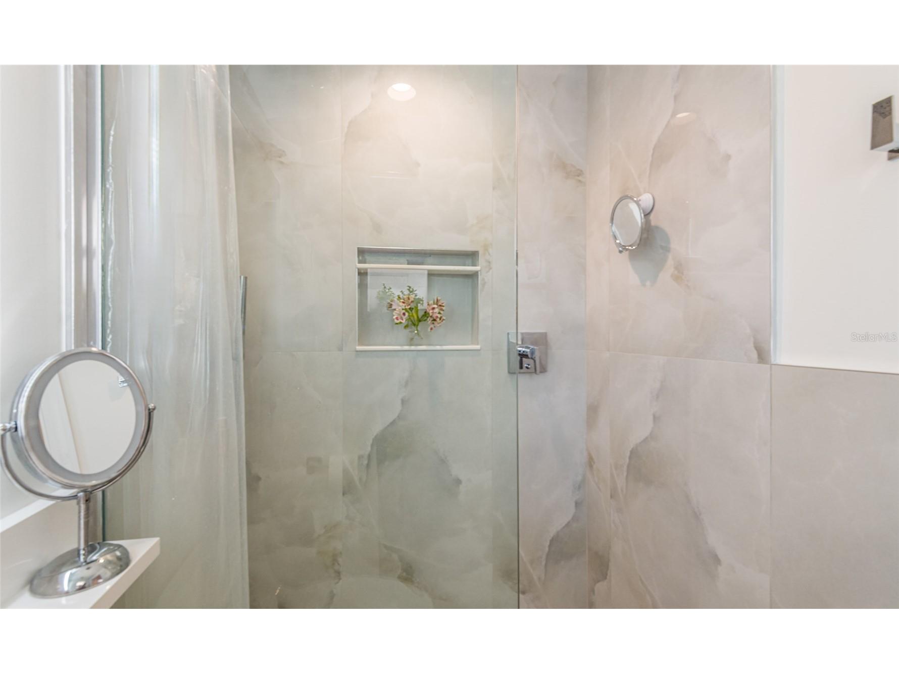 1900 Benjamin Franklin Drive #V11 Sarasota FL 34236 A4692271 image13