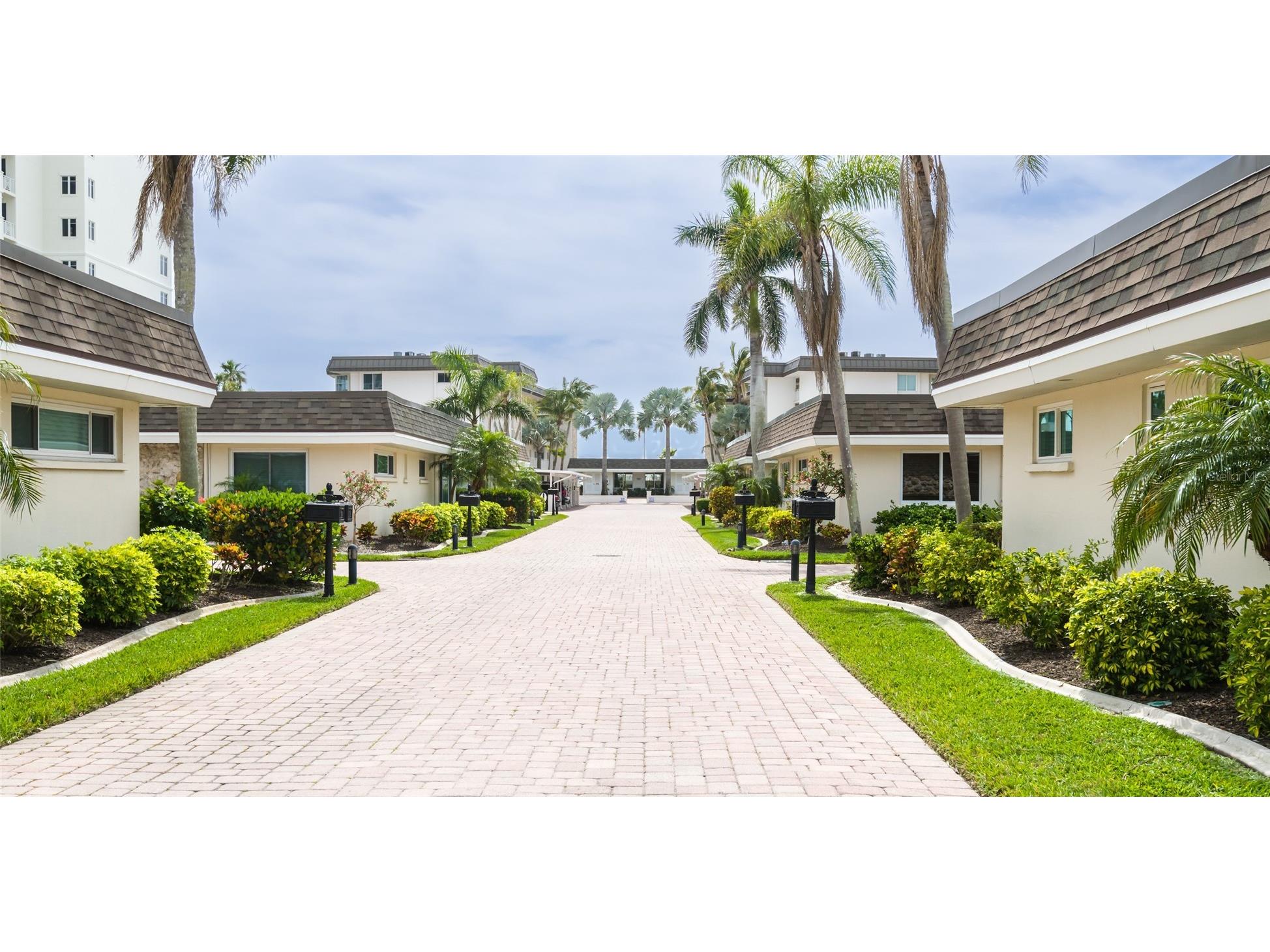 1900 Benjamin Franklin Drive #V11 Sarasota FL 34236 A4692271 image18