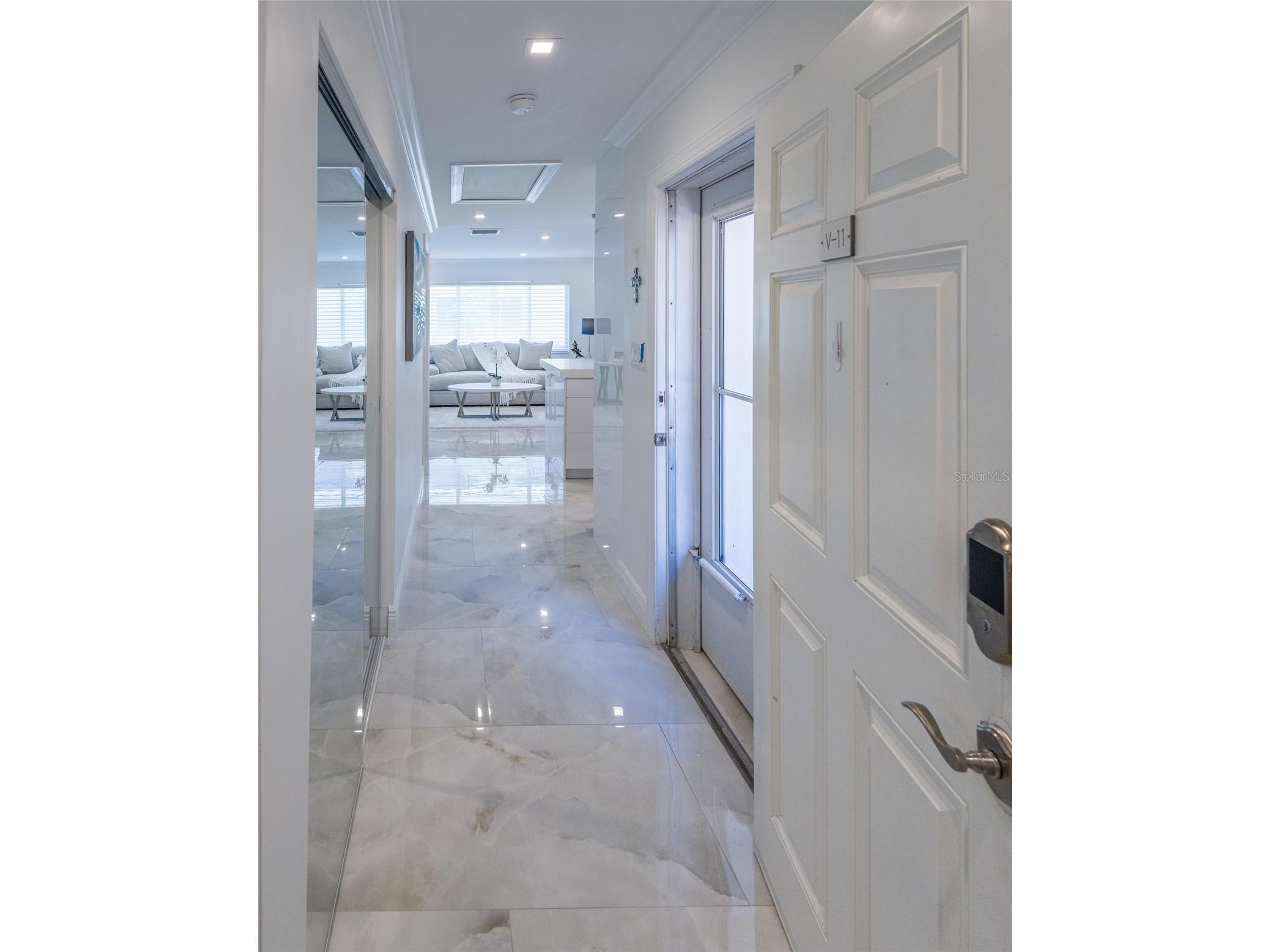 1900 Benjamin Franklin Drive #V11 Sarasota FL 34236 A4692271 image2