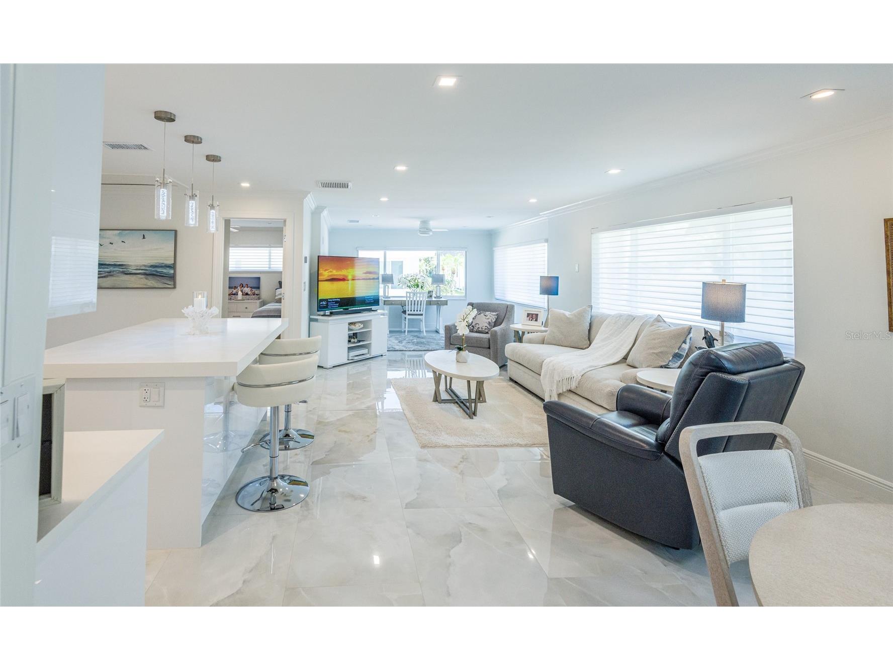 1900 Benjamin Franklin Drive #V11 Sarasota FL 34236 A4692271 image4