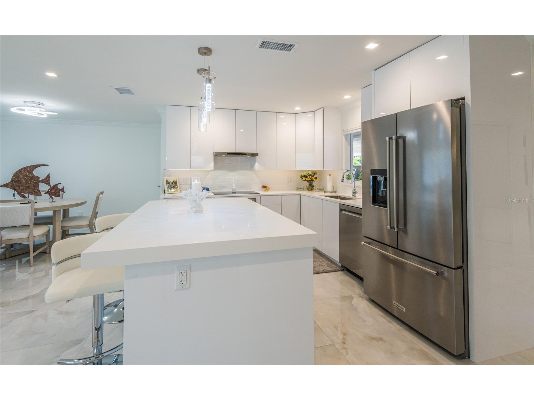 1900 Benjamin Franklin Drive #V11 Sarasota FL 34236 A4692271 image6