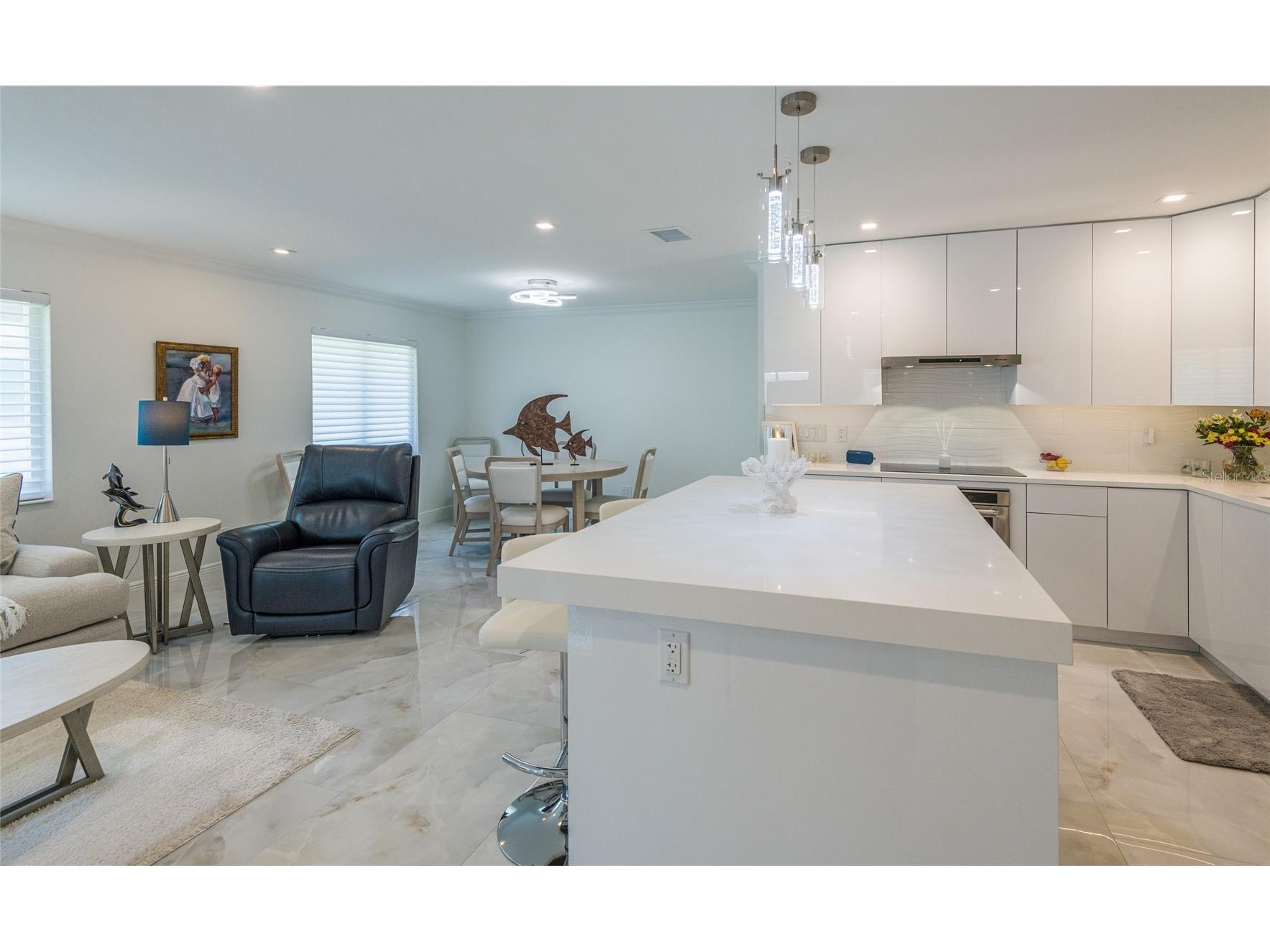 1900 Benjamin Franklin Drive #V11 Sarasota FL 34236 A4692271 image8