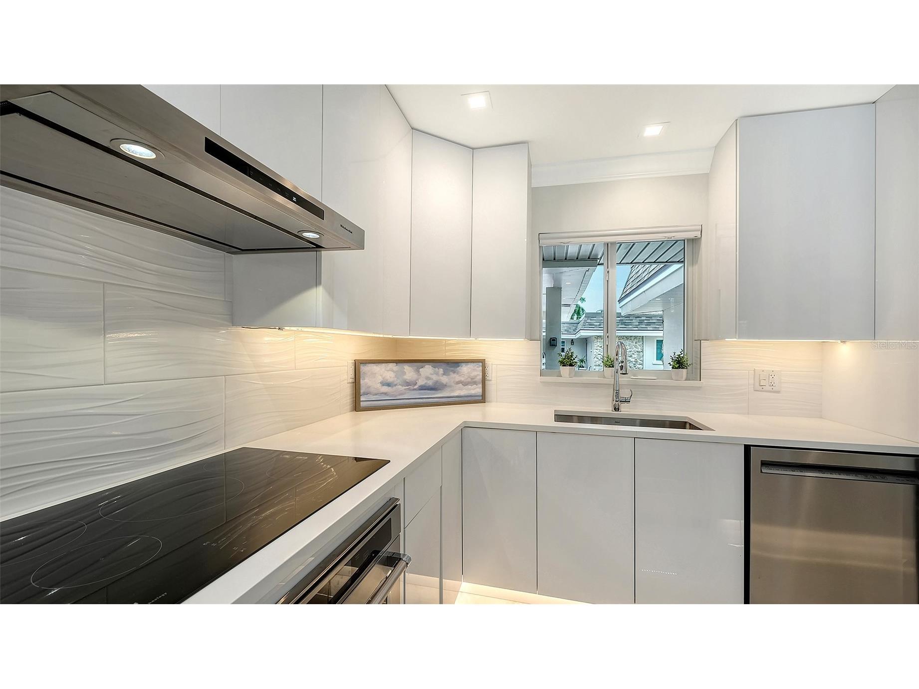 1900 Benjamin Franklin Drive #V11 Sarasota FL 34236 - GULF OF MEXICO A4696174 image8