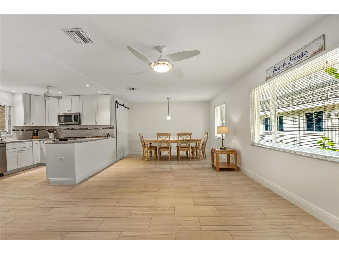 1900 Benjamin Franklin Drive #V12 Sarasota FL 34236 A4671208 image13