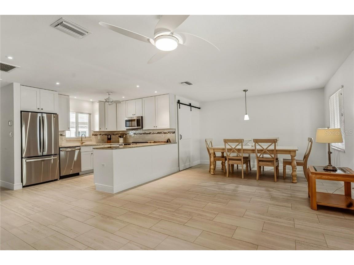 1900 Benjamin Franklin Drive #V12 Sarasota FL 34236 A4671208 image14