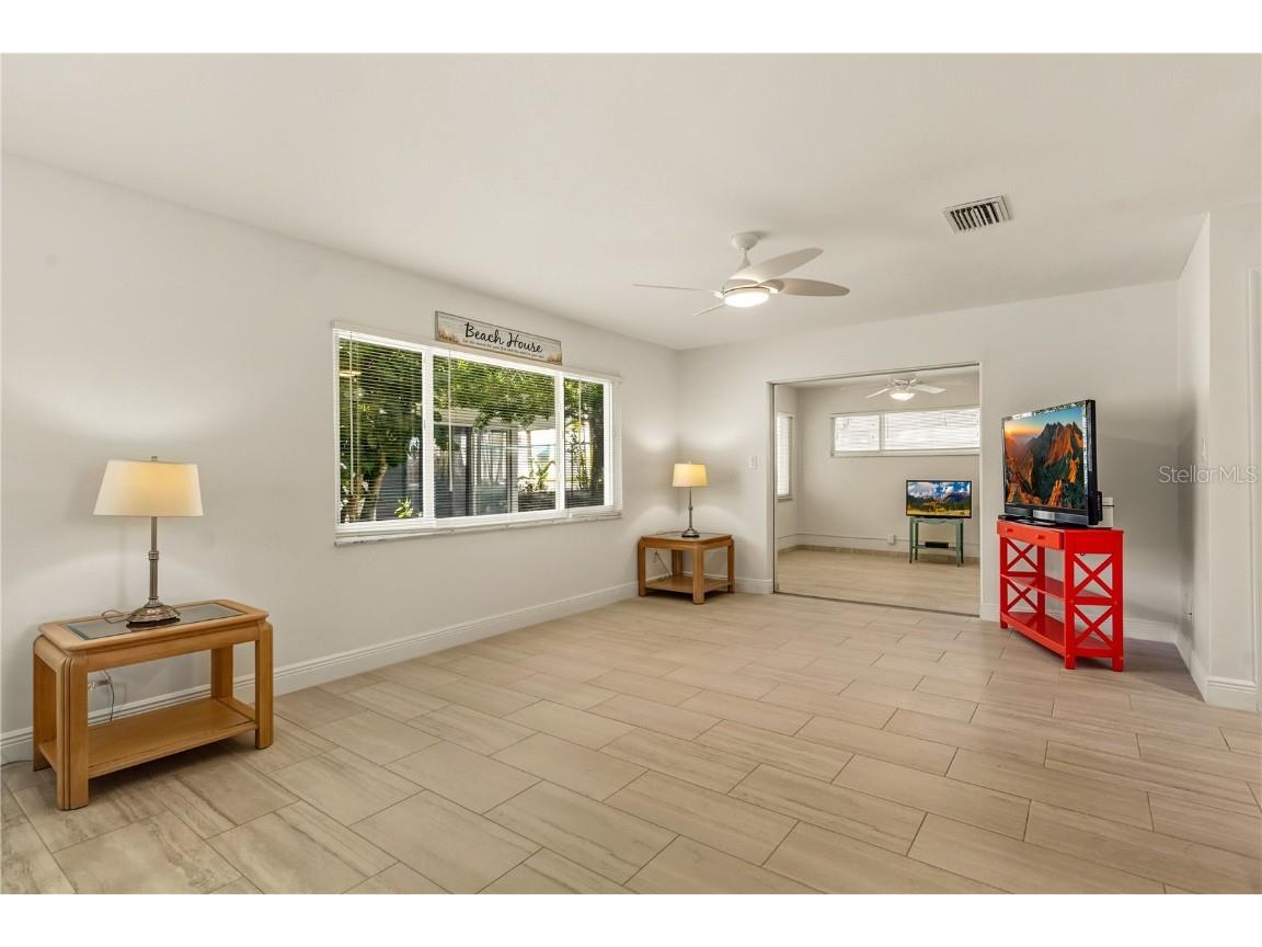 1900 Benjamin Franklin Drive #V12 Sarasota FL 34236 A4671208 image17