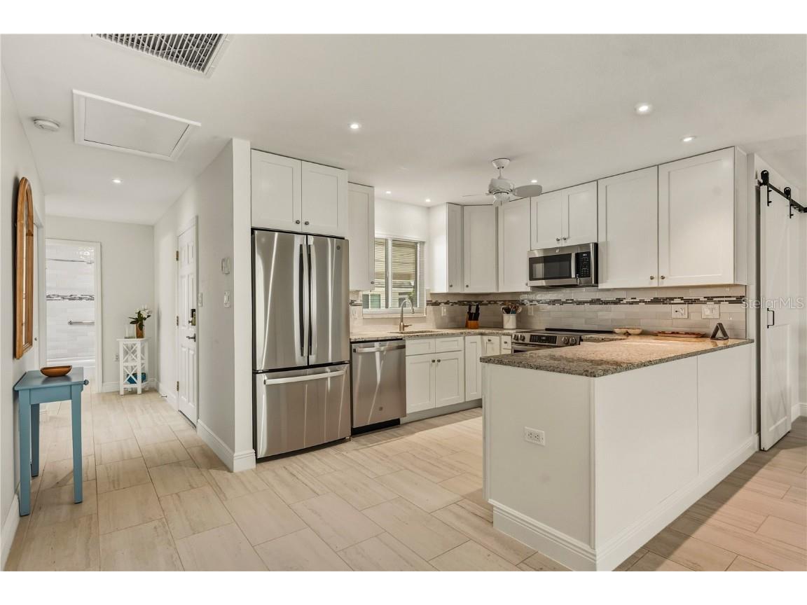 1900 Benjamin Franklin Drive #V12 Sarasota FL 34236 A4671208 image18