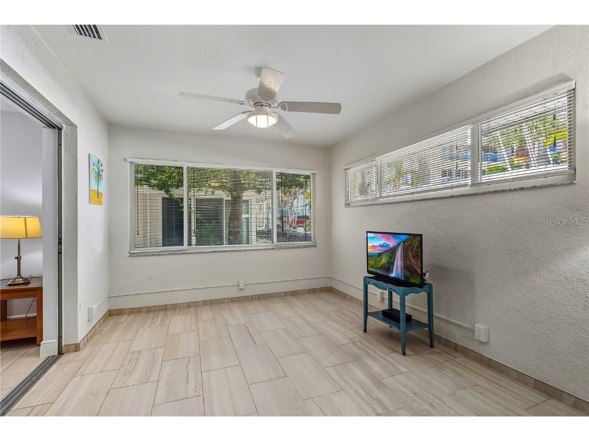 1900 Benjamin Franklin Drive #V12 Sarasota FL 34236 A4671208 image24