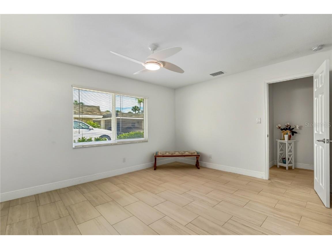 1900 Benjamin Franklin Drive #V12 Sarasota FL 34236 A4671208 image30