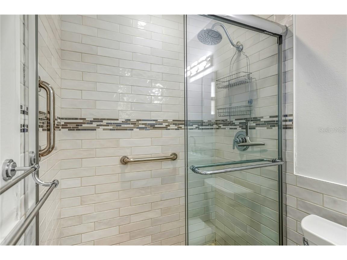 1900 Benjamin Franklin Drive #V12 Sarasota FL 34236 A4671208 image33