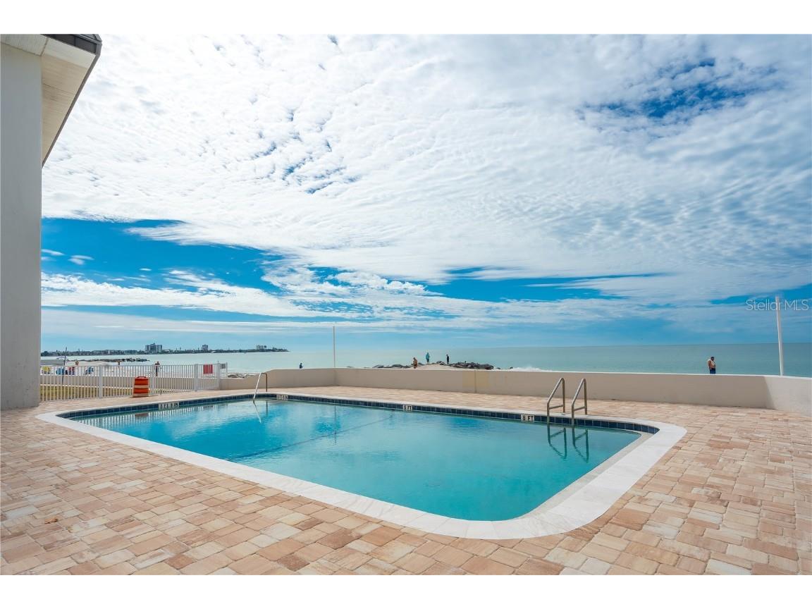 1900 Benjamin Franklin Drive #V12 Sarasota FL 34236 A4671208 image37