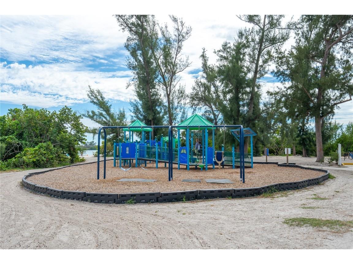 1900 Benjamin Franklin Drive #V12 Sarasota FL 34236 A4671208 image44