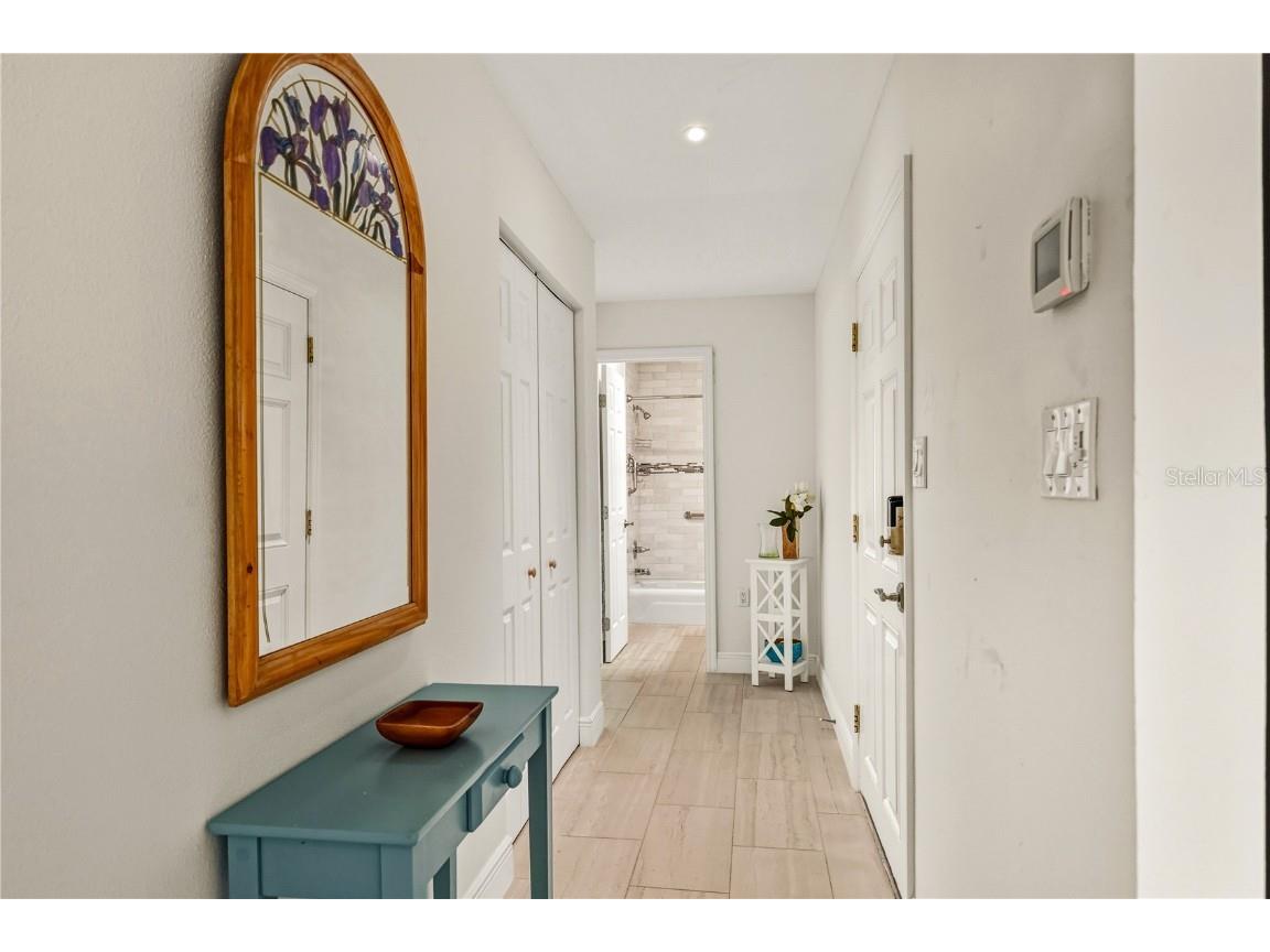 1900 Benjamin Franklin Drive #V12 Sarasota FL 34236 A4671208 image8