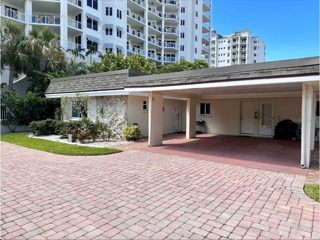 1900 Benjamin Franklin Drive #VILLA1 Sarasota FL 34236 A4571748 image1