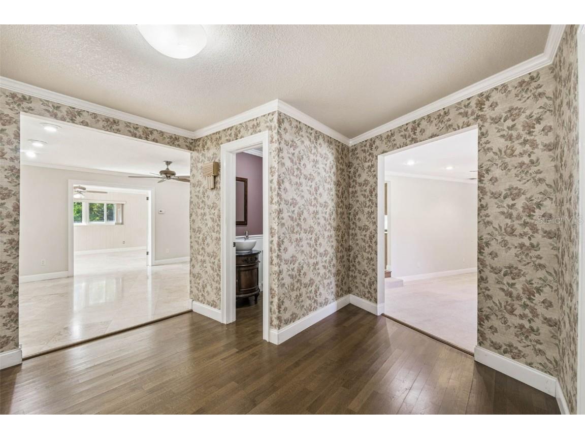 1900 Capri Road Valrico FL 33594 - VALRICO LAKE TB8454093 image11