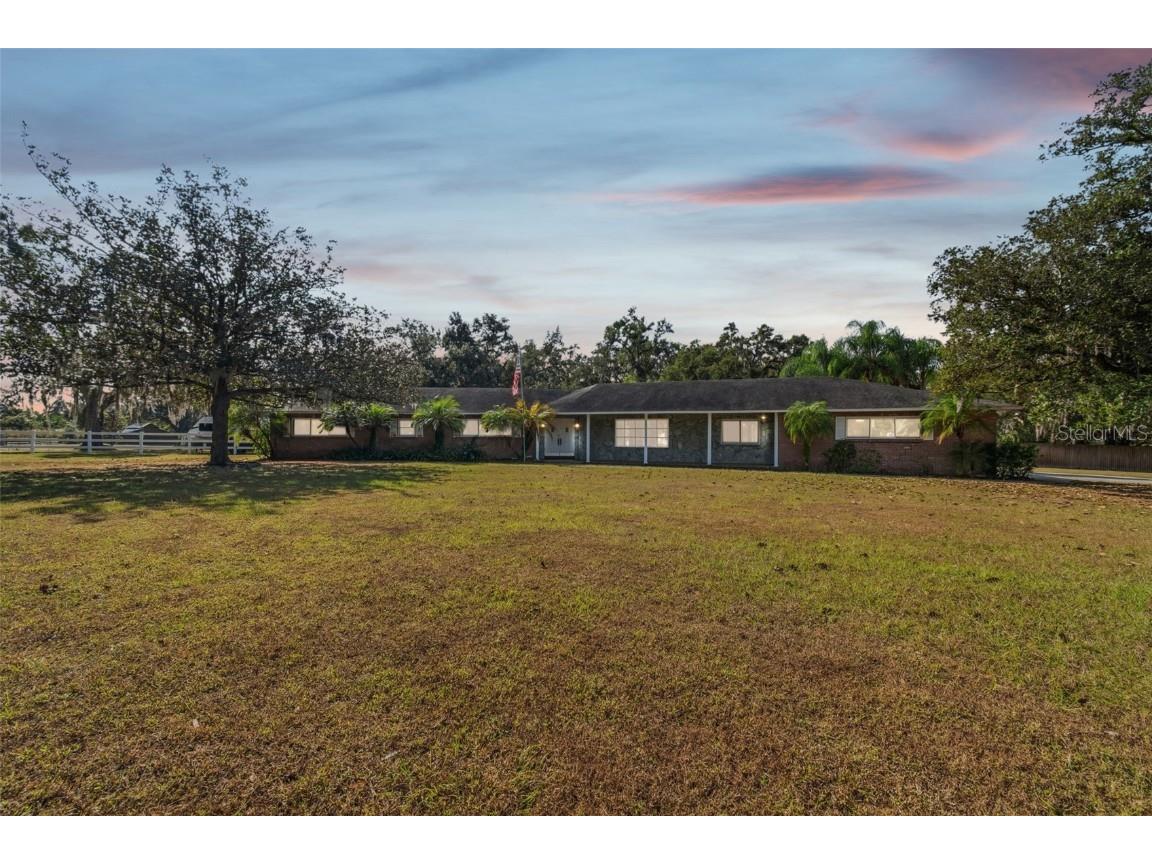 1900 Capri Road Valrico FL 33594 - VALRICO LAKE TB8454093 image3