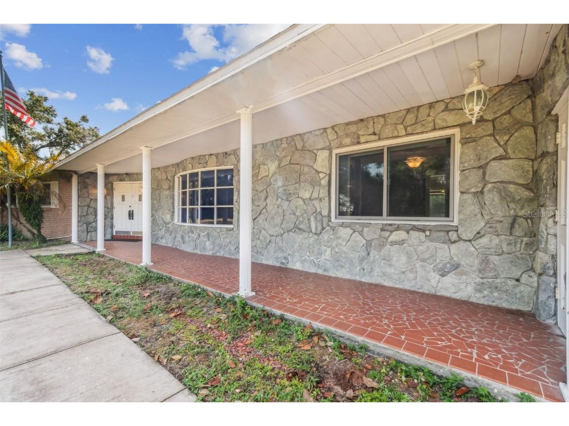 1900 Capri Road Valrico FL 33594 - VALRICO LAKE TB8454093 image7