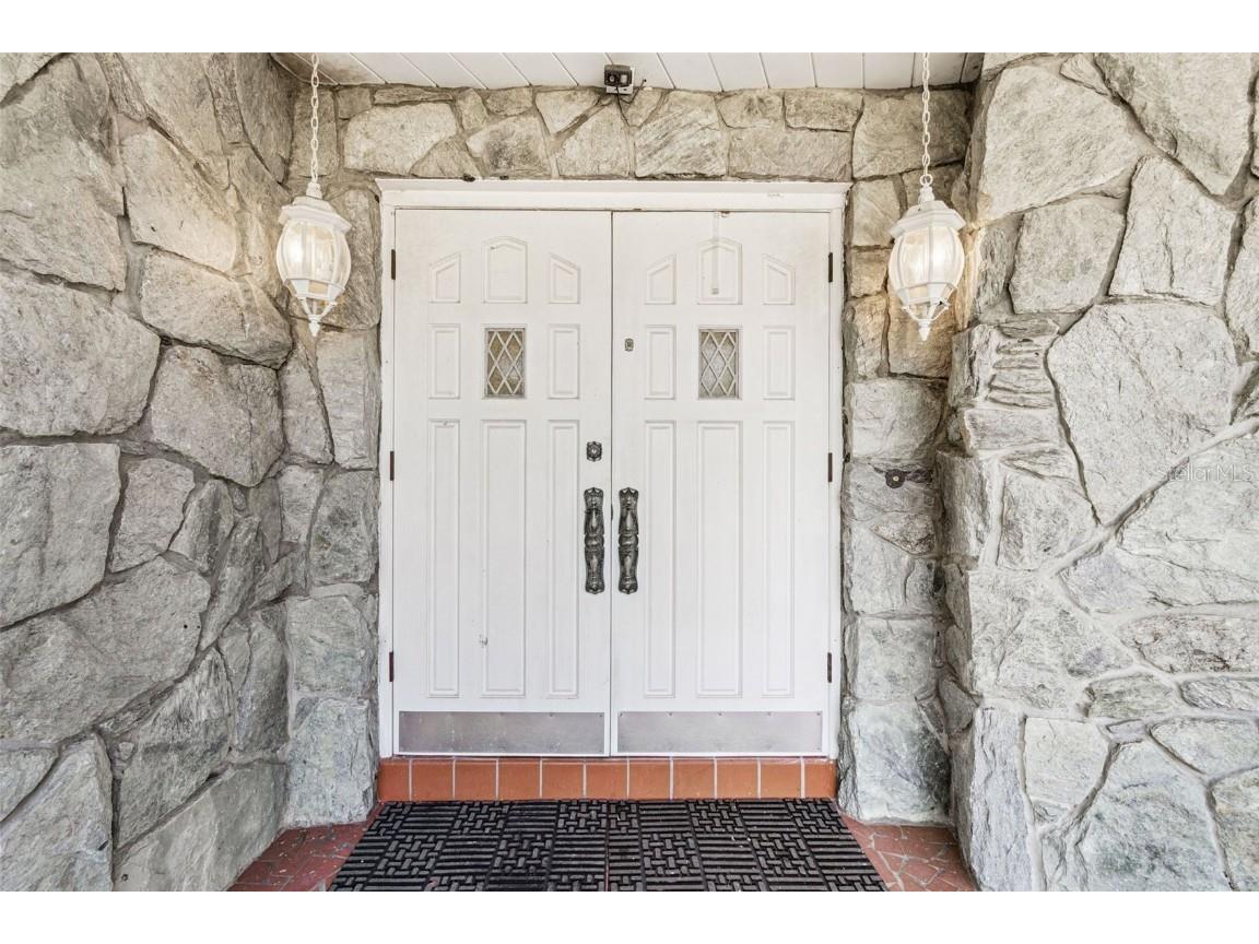 1900 Capri Road Valrico FL 33594 - VALRICO LAKE TB8454093 image9