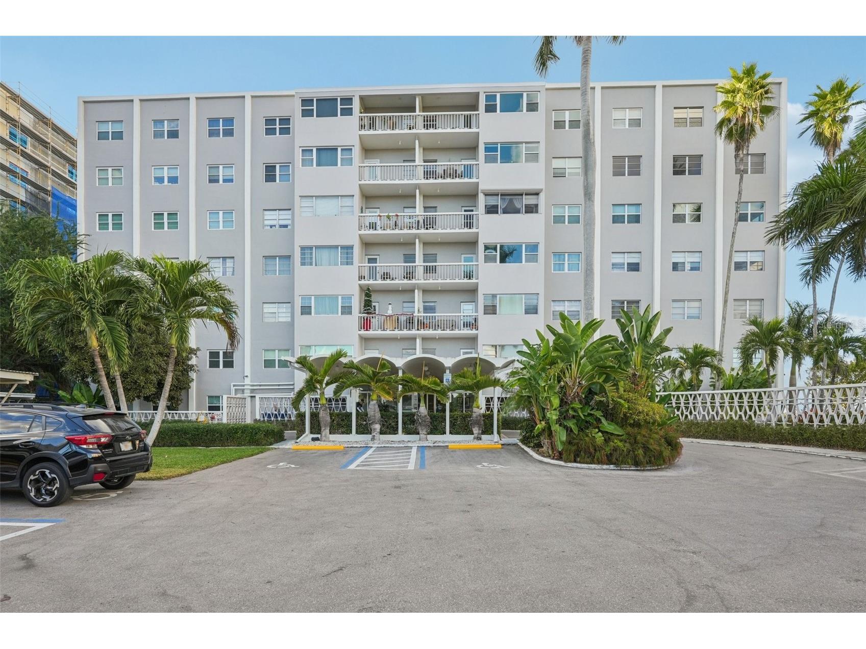 1900 Clifford Street #701A Fort Myers FL 33901 - CALOOSAHATCHEE RIVER A4673644 image2