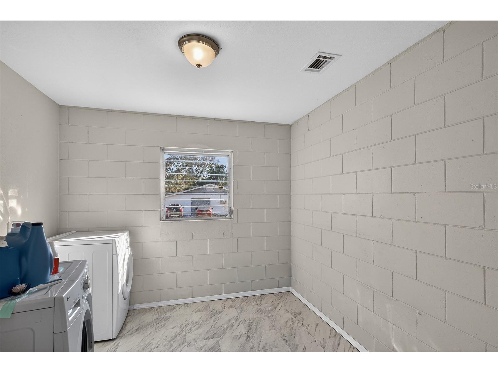 1900 Freeport Street Orlando FL 32808 O6381531 image7