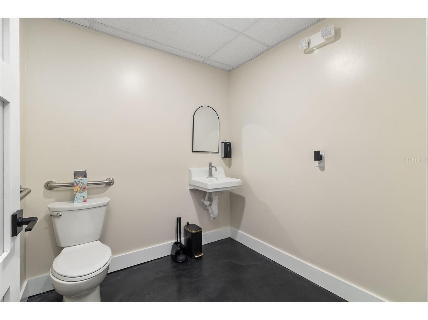 1900 Tamiami Trail #C & D Punta Gorda FL 33950 C7527500 image17