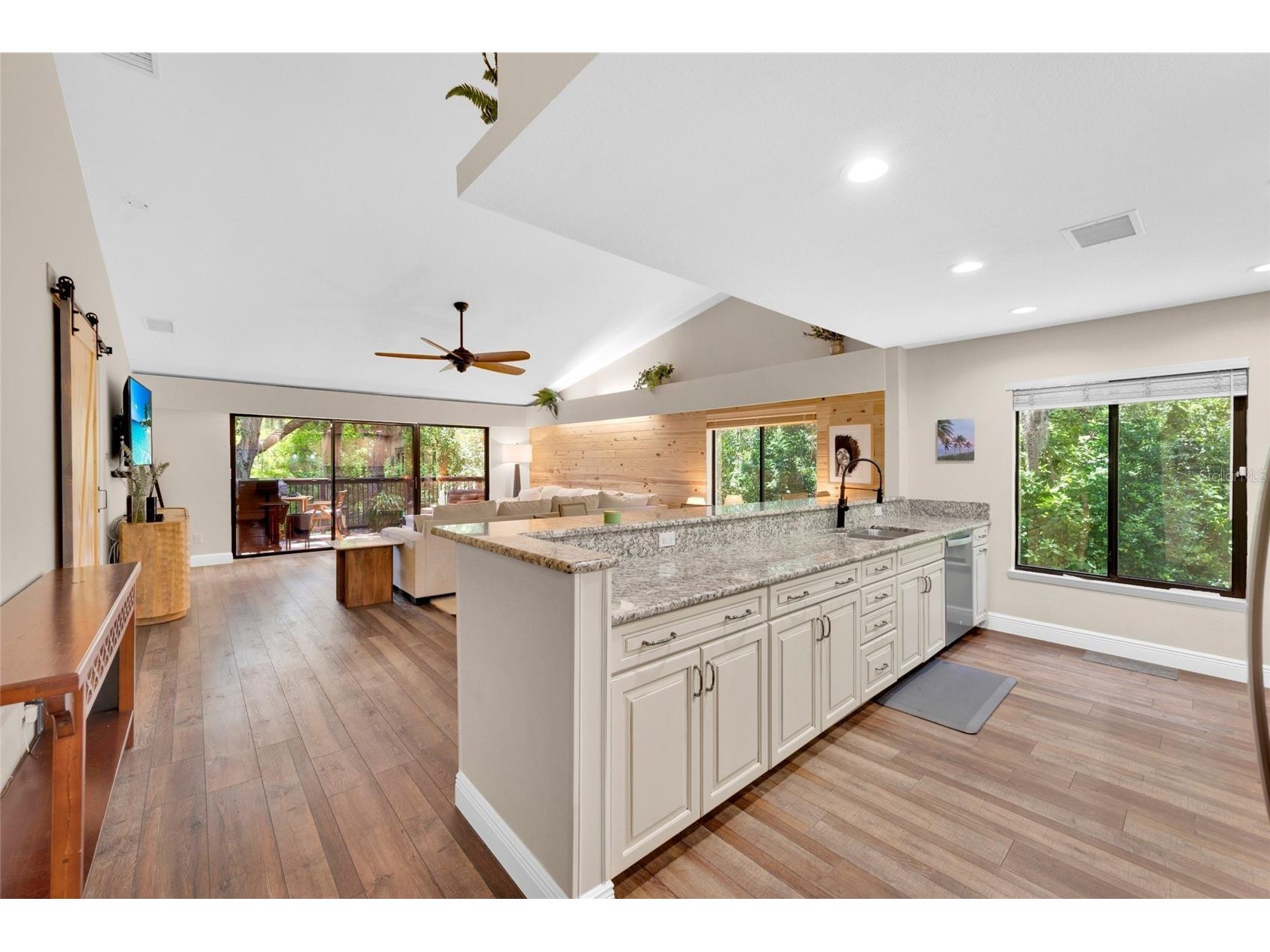 1900 Whispering Way Tarpon Springs FL 34689 TB8519680 image17