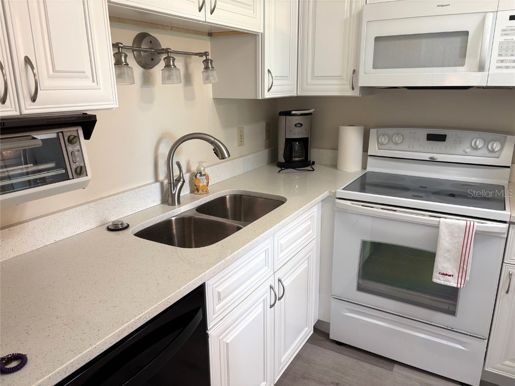 1901 Canterbury Lane #10 Sun City Center FL 33573 TB8439966 image14