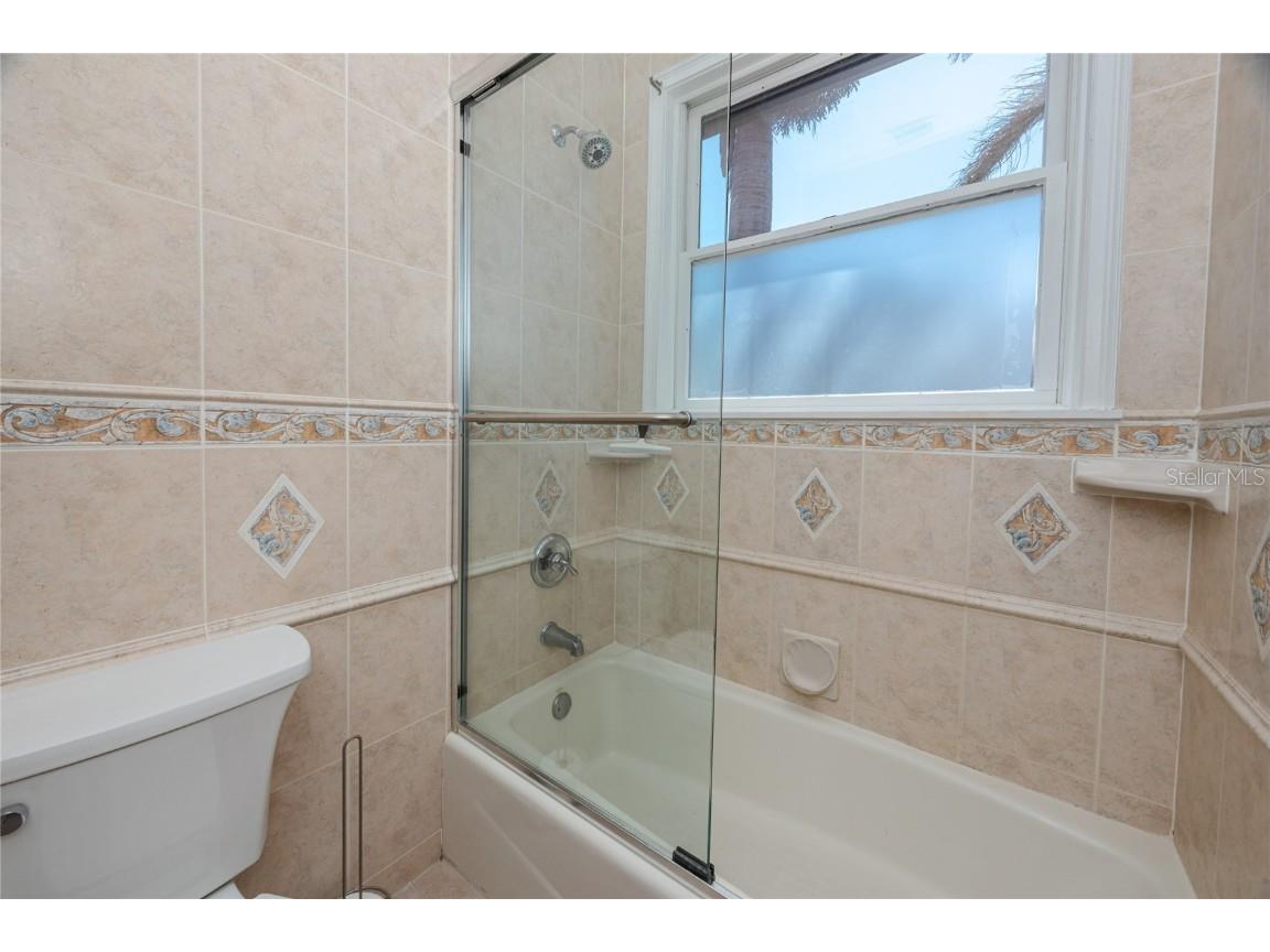 1901 Carolina Avenue NE Saint Petersburg FL 33703 - TAMPA BAY TB8371522 image50