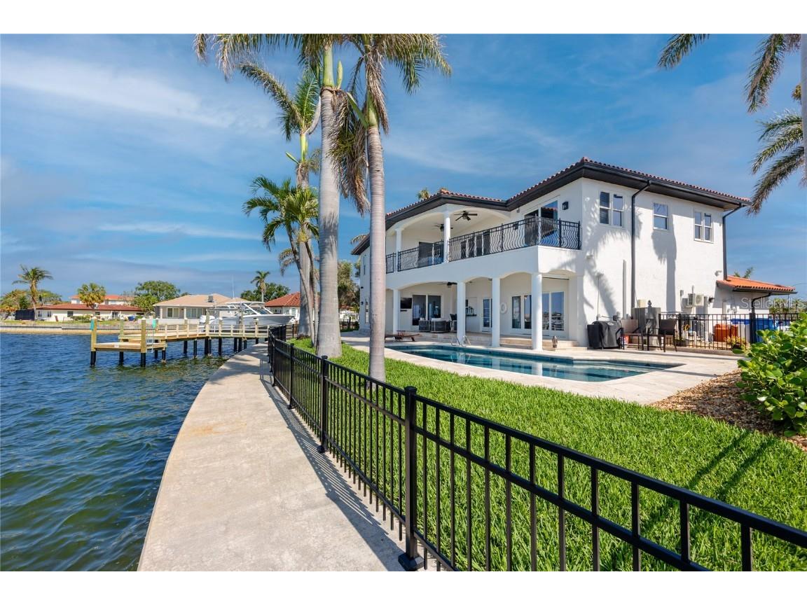 1901 Carolina Avenue NE Saint Petersburg FL 33703 - TAMPA BAY TB8371522 image64