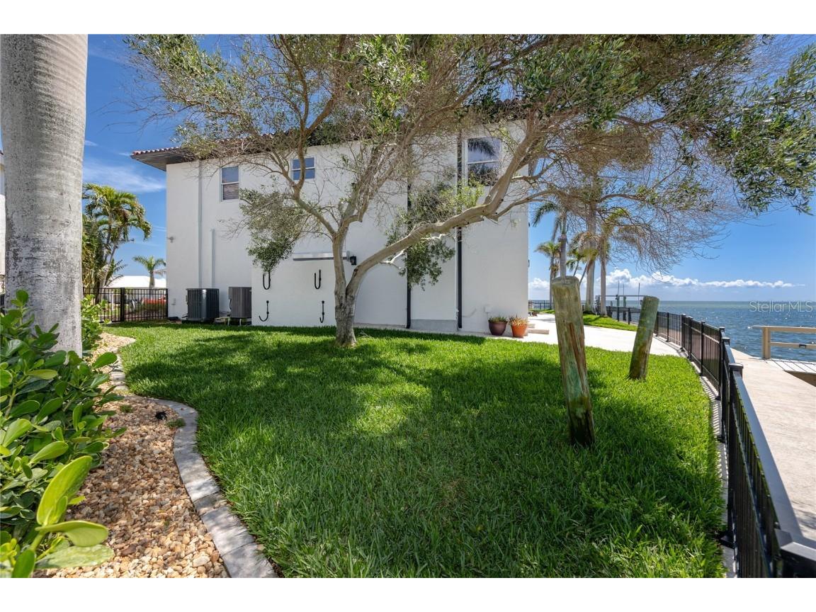 1901 Carolina Avenue NE Saint Petersburg FL 33703 - TAMPA BAY TB8371522 image65