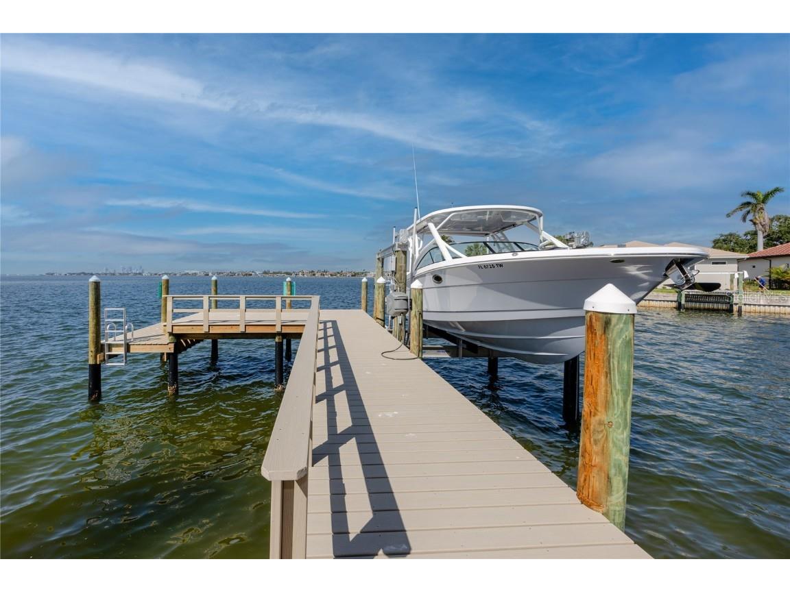 1901 Carolina Avenue NE Saint Petersburg FL 33703 - TAMPA BAY TB8371522 image66