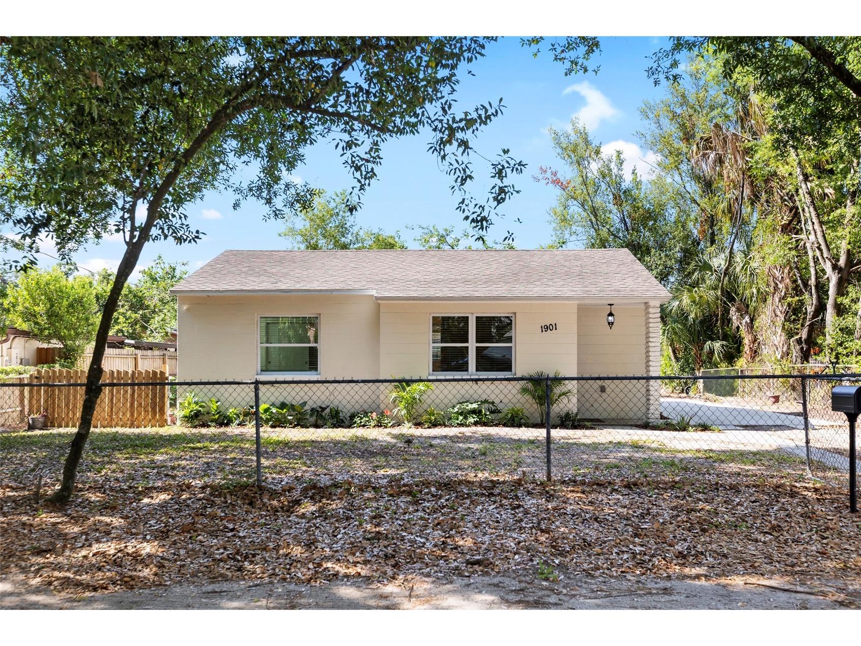 1901 E Shadowlawn Avenue Tampa FL 33610 TB8502680 image1