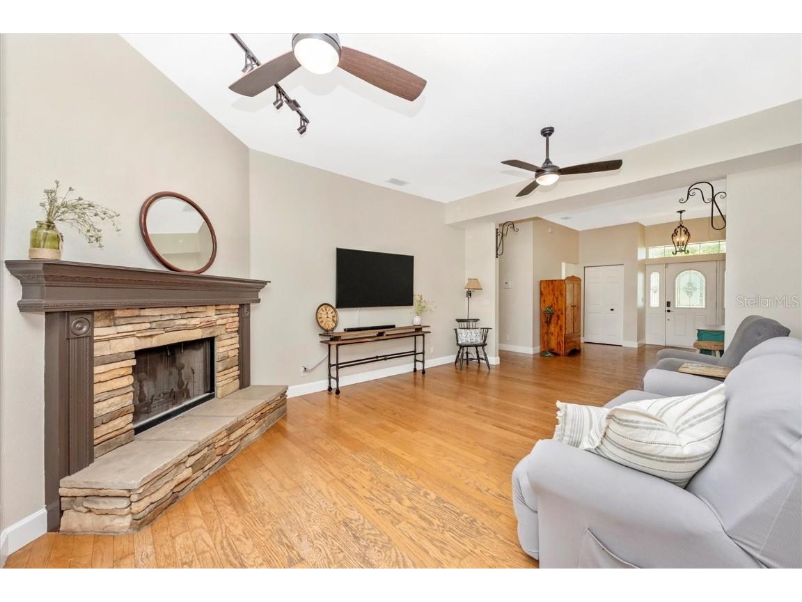 1901 Joshua Drive Sarasota FL 34240 A4663101 image11