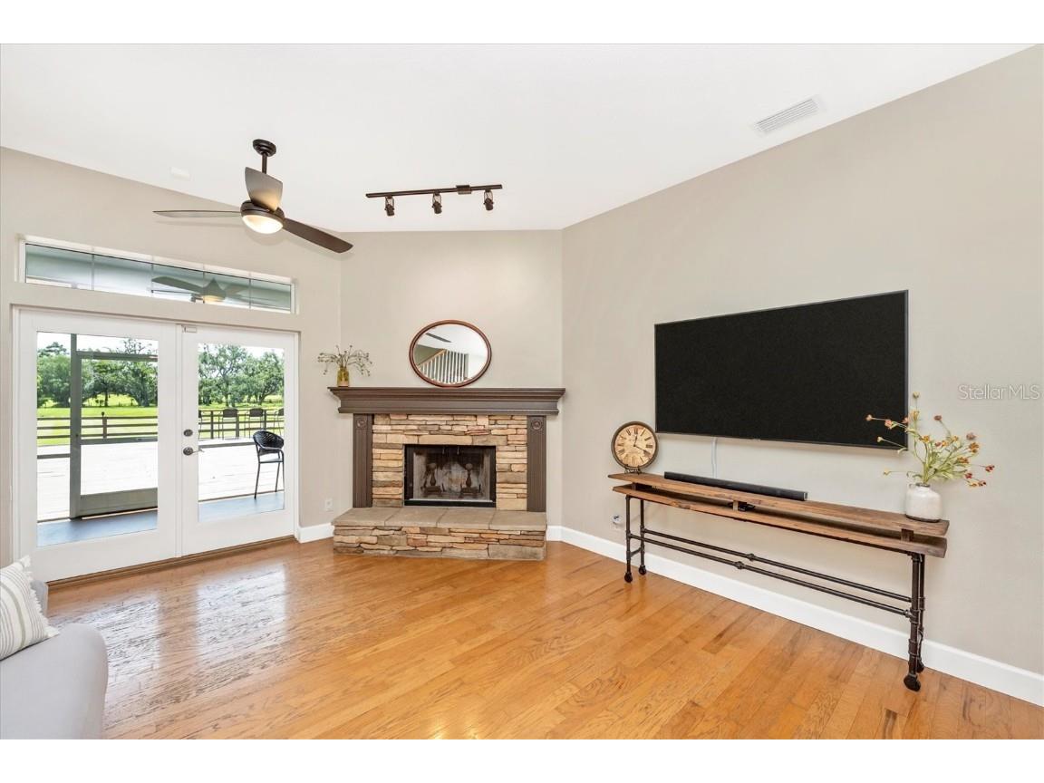 1901 Joshua Drive Sarasota FL 34240 A4663101 image12