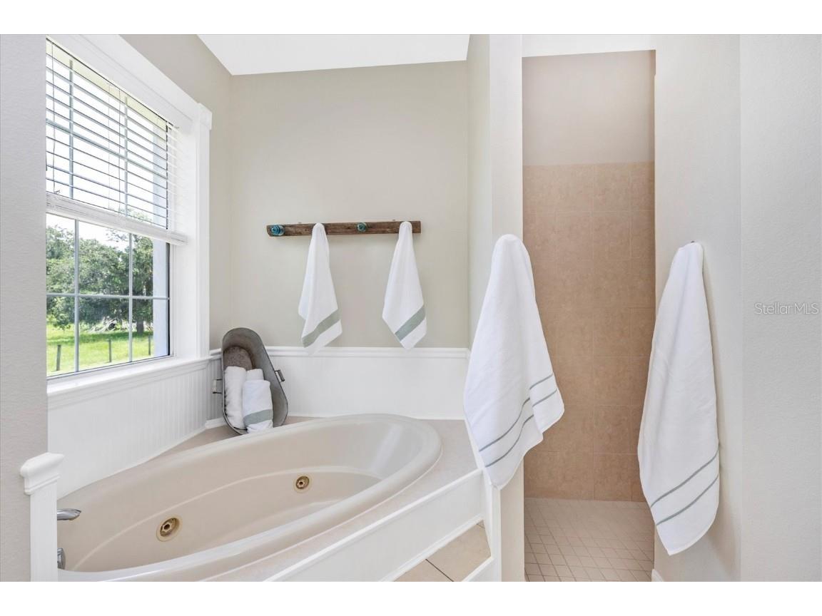 1901 Joshua Drive Sarasota FL 34240 A4663101 image36