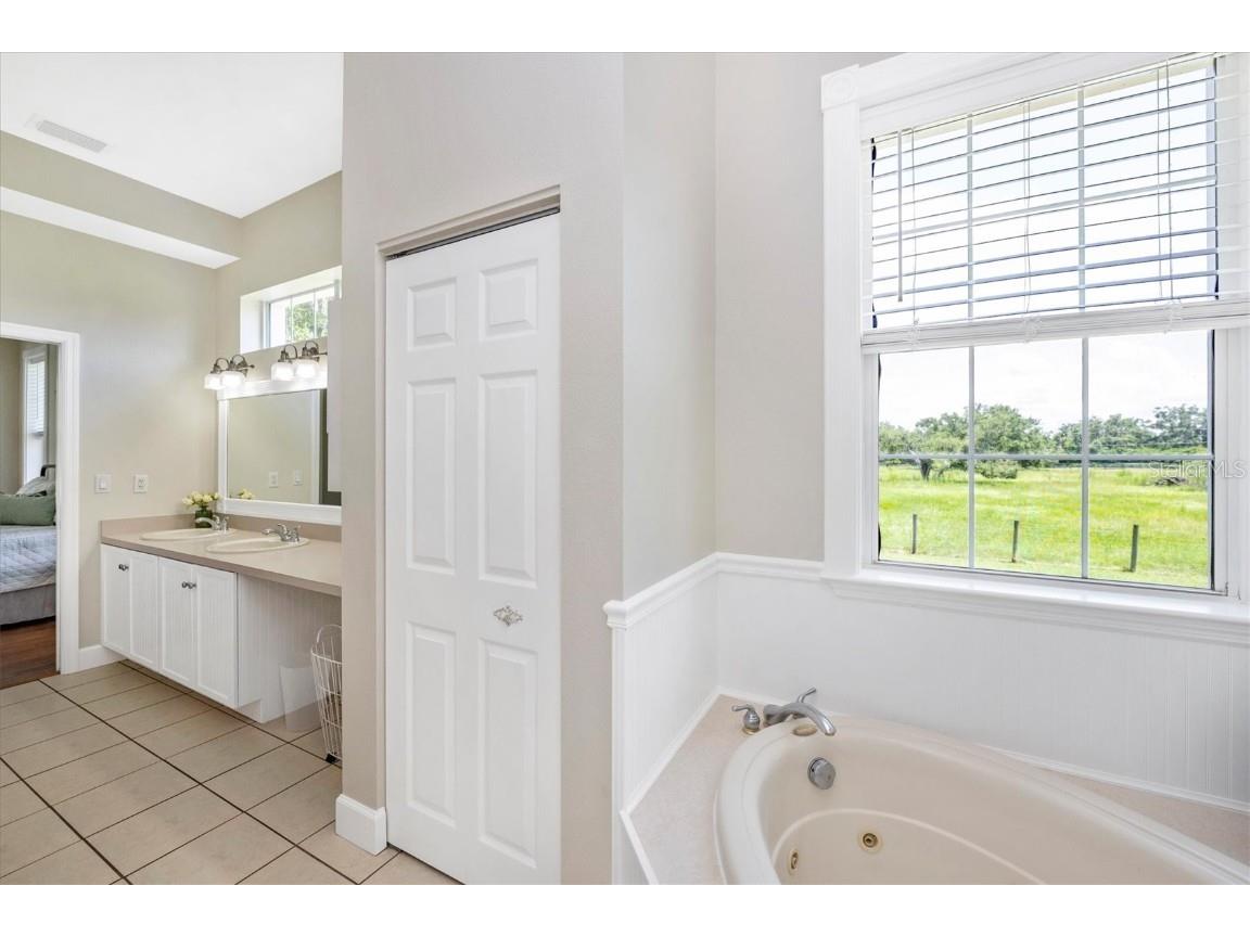 1901 Joshua Drive Sarasota FL 34240 A4663101 image37