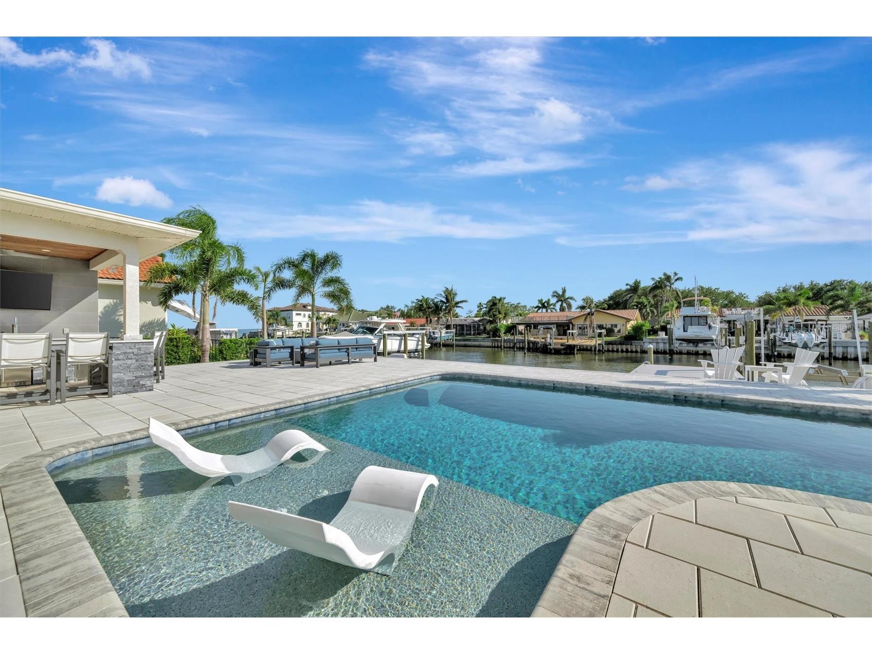 1901 Kansas Avenue NE Saint Petersburg FL 33703 TB8470878 image1