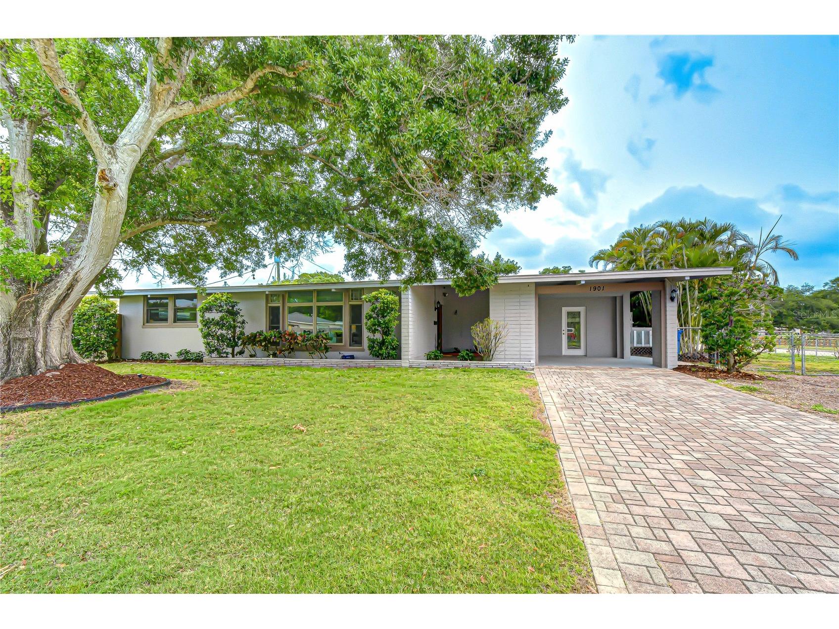 1901 Oxford Street N Saint Petersburg FL 33710 TB8504588 image2