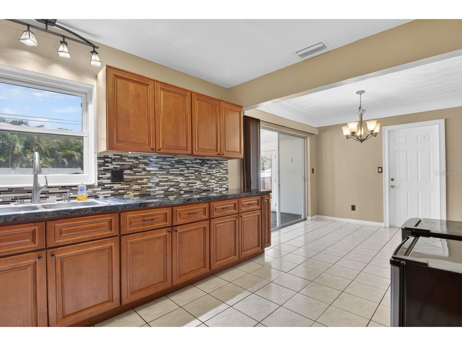1901 Winchester Road N Saint Petersburg FL 33710 TB8476530 image13