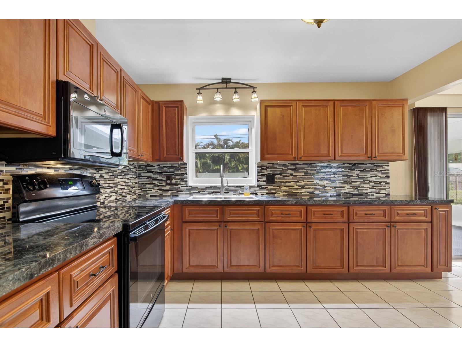 1901 Winchester Road N Saint Petersburg FL 33710 TB8476530 image14