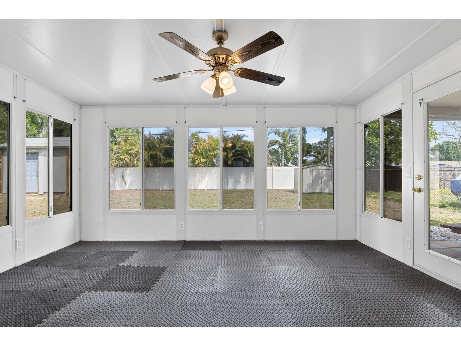 1901 Winchester Road N Saint Petersburg FL 33710 TB8476530 image16