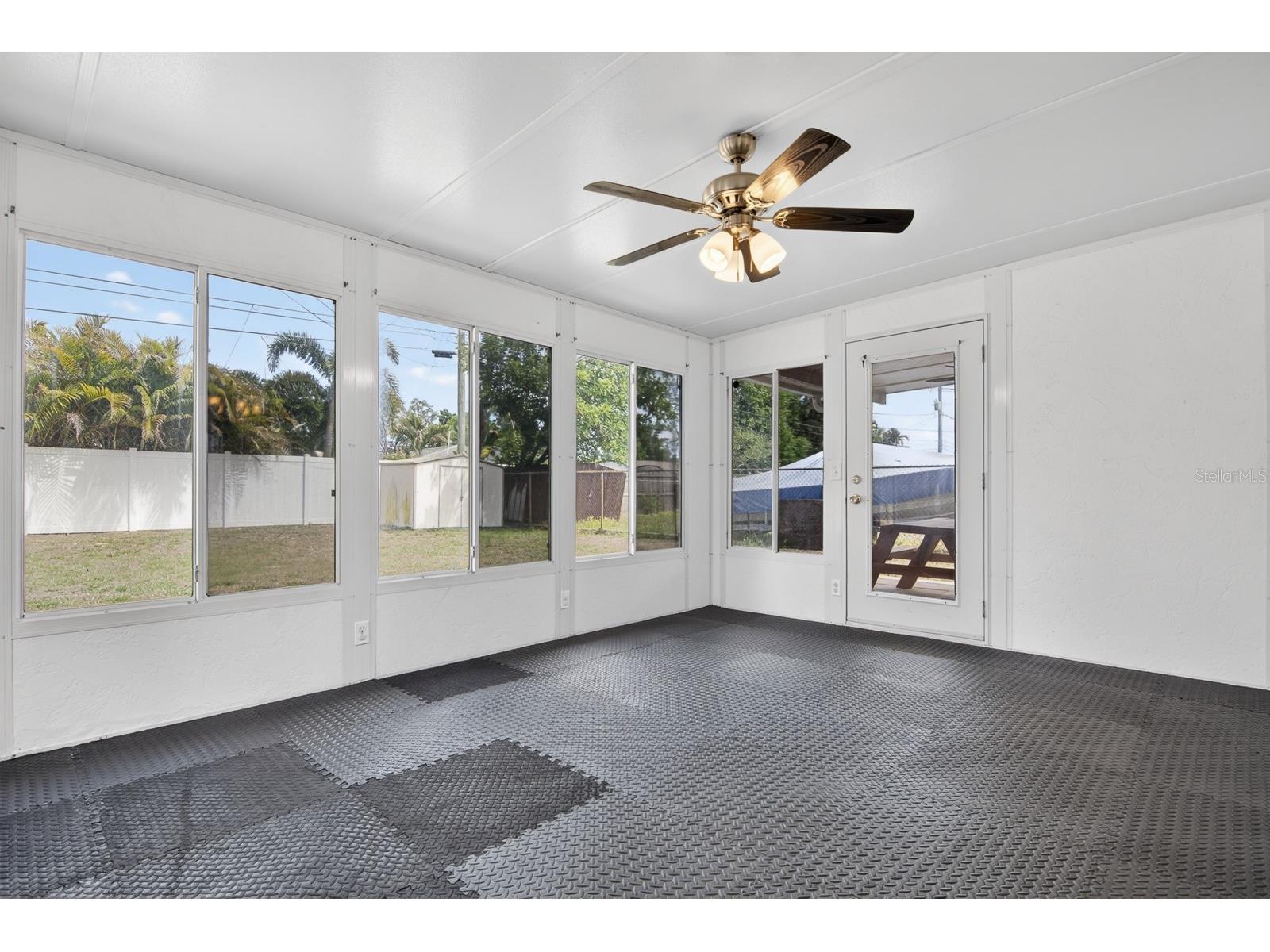1901 Winchester Road N Saint Petersburg FL 33710 TB8476530 image18